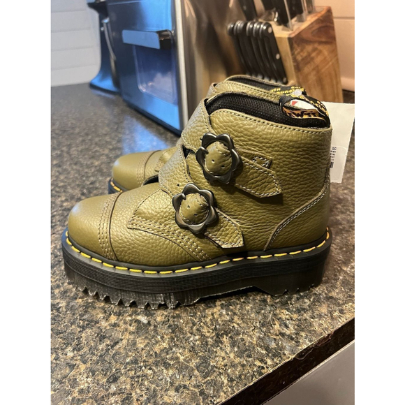 New Dr. Martens Devon Flower Buckle Platform Leather Boot - Picture 3 of 10